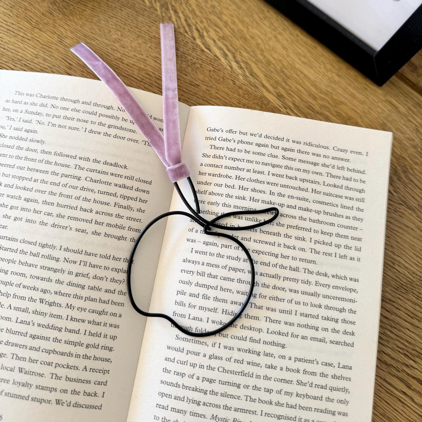 Apple Teacher Wire Bookmark - Gift for Teacher - Teacher Bookmark - School Leavers Gift -  End of year - Planner Marker - Thank you Gift